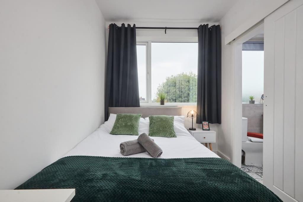 Haw Hill House - Modern 4 Bed Apartment Normanton  Ngoại thất bức ảnh